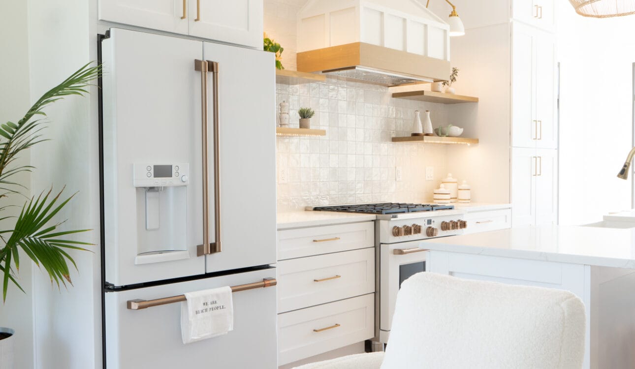 White Shaker Kitchen Cabinets