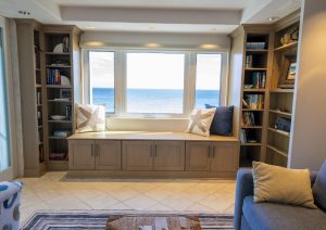 Built in cabinet Bench and bookshelves
