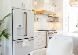 White Shaker Kitchen Cabinets
